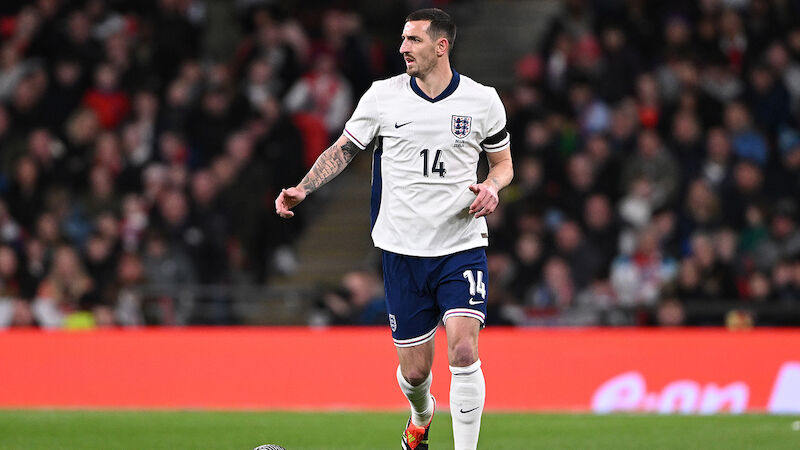 Lewis Dunk (32)