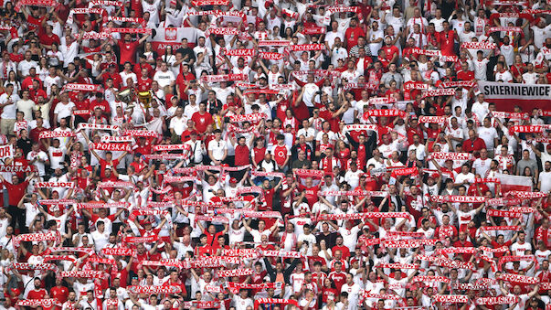 Schwer verletzt: Fan stürzt bei Österreich-Sieg von Tribüne