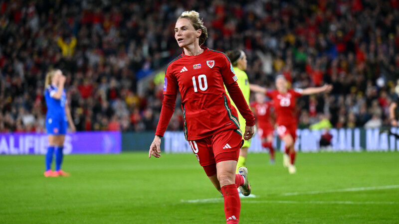 Jess Fishlock (Wales)