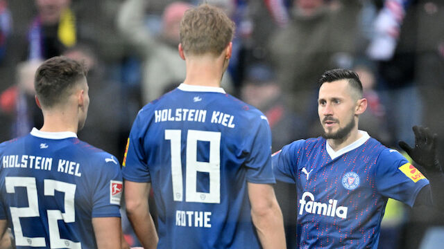 Holstein Kiel springt mit Sieg gegen Schalke auf Platz zwei