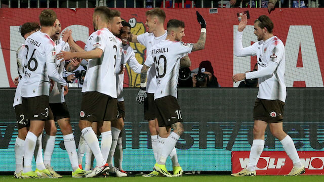 Spitzenreiter St. Pauli bezwingt Kiel im Topspiel knapp