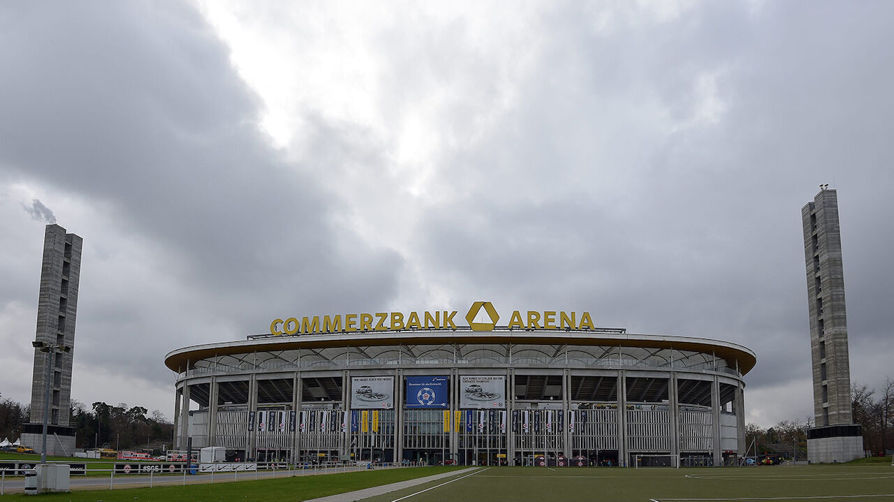 Neuer Sponsor: Stadion von Eintracht Frankfurt mit neuem ...