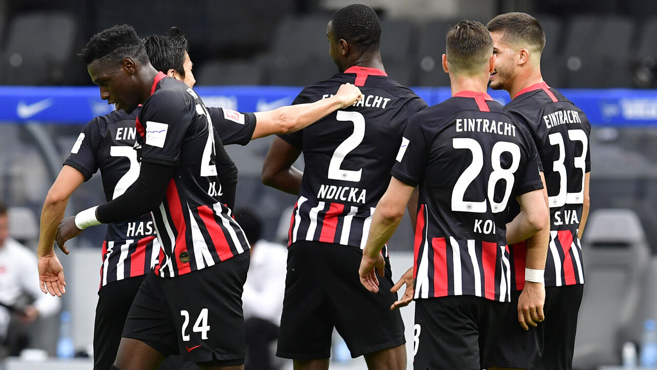 Deutsche Bundesliga: Andre Silva zaubert Eintracht zu Sieg ...