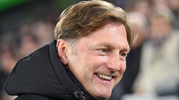 Hasenhüttl lässt sich mit Verlängerung Zeit