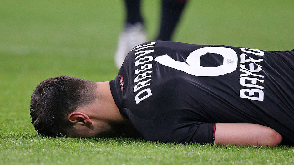 Aleksandar Dragovic scheidet bei Bayer-Sieg früh aus ...