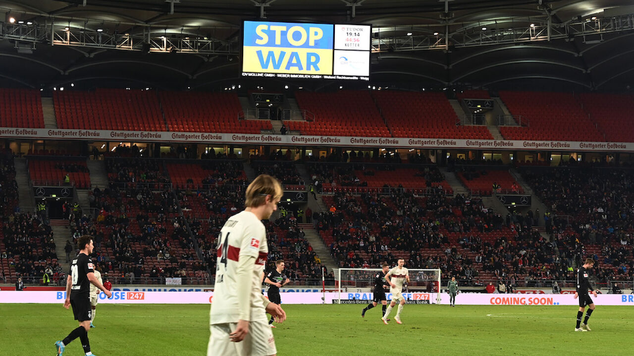 Rohe Gewalt und kein deeskalierendes Einschreiten“: VfB-Ordner prügeln  brutal auf Gästefans ein