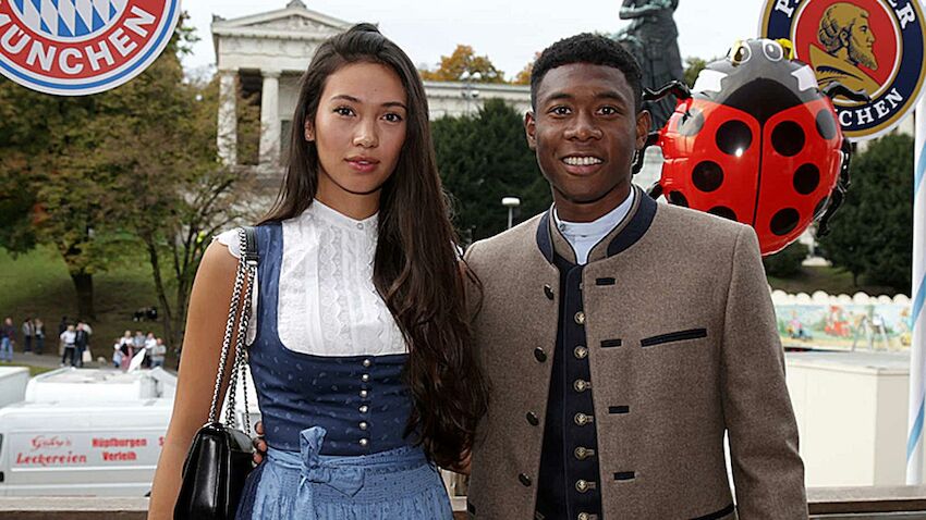 Diashow David Alaba Mit Neuer Freundin Am Oktoberfest Fussball International Deutschland