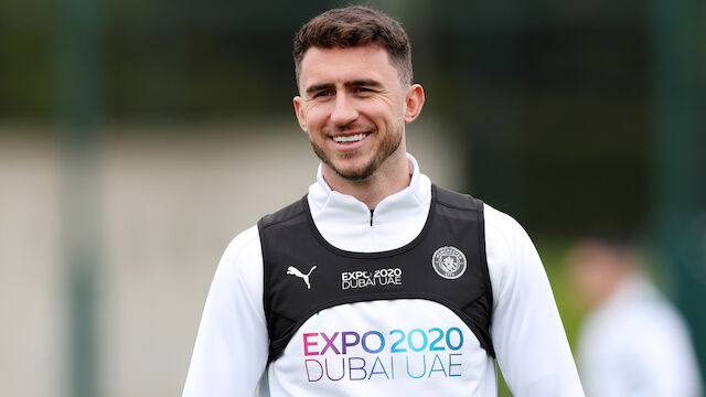 Laporte mit witziger Unterschrift auf Haalands Ball