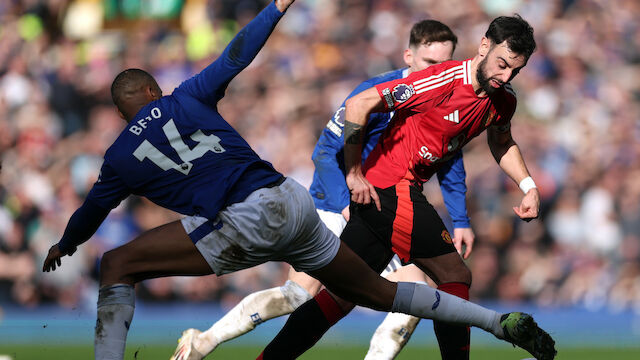 Manchester United rettet sich in irrem Spiel gegen Everton