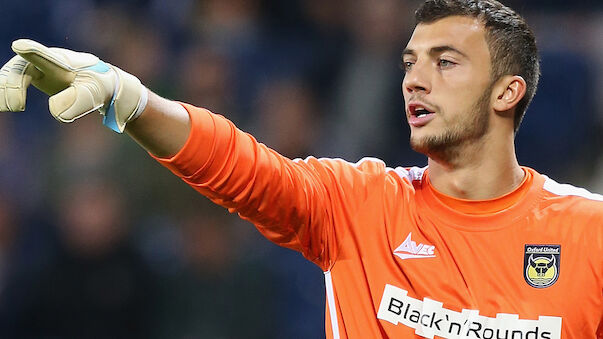 Urinierender Goalie fliegt mit Rot vom Platz