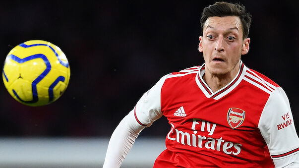 Mesut Özil baut zweites Standbein auf