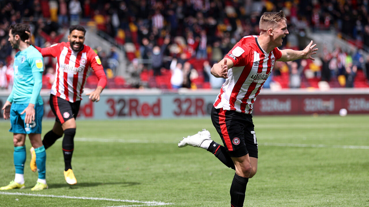 Championship Brentford Steht Im Endspiel Um Pl Aufstieg Fussball International England