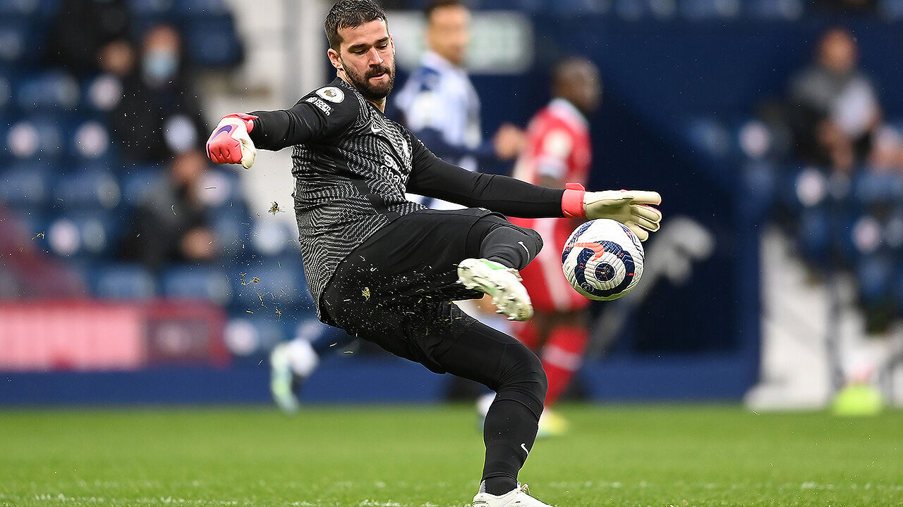Premier League: FC Liverpool bindet Keeper Alisson ...