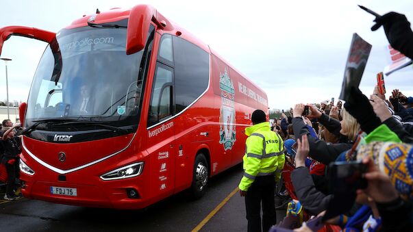 Eklat nach Spiel: Liverpool-Bus mit Steinen beworfen