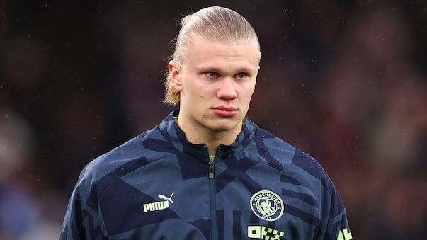 Erling Haaland mit dem Handy am Steuer erwischt
