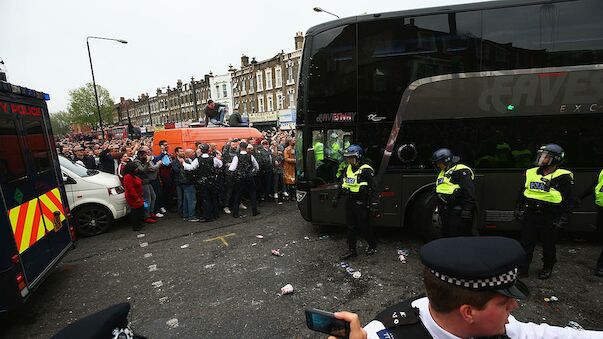 West-Ham-Fans attackieren United-Bus