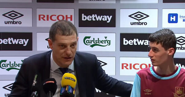 West-Ham-Coach Bilic mit Fan bei Pressekonferenz