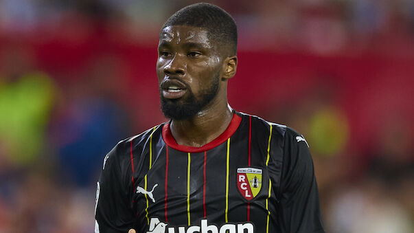 Lens holt in Abwesenheit von Danso nur ein Remis