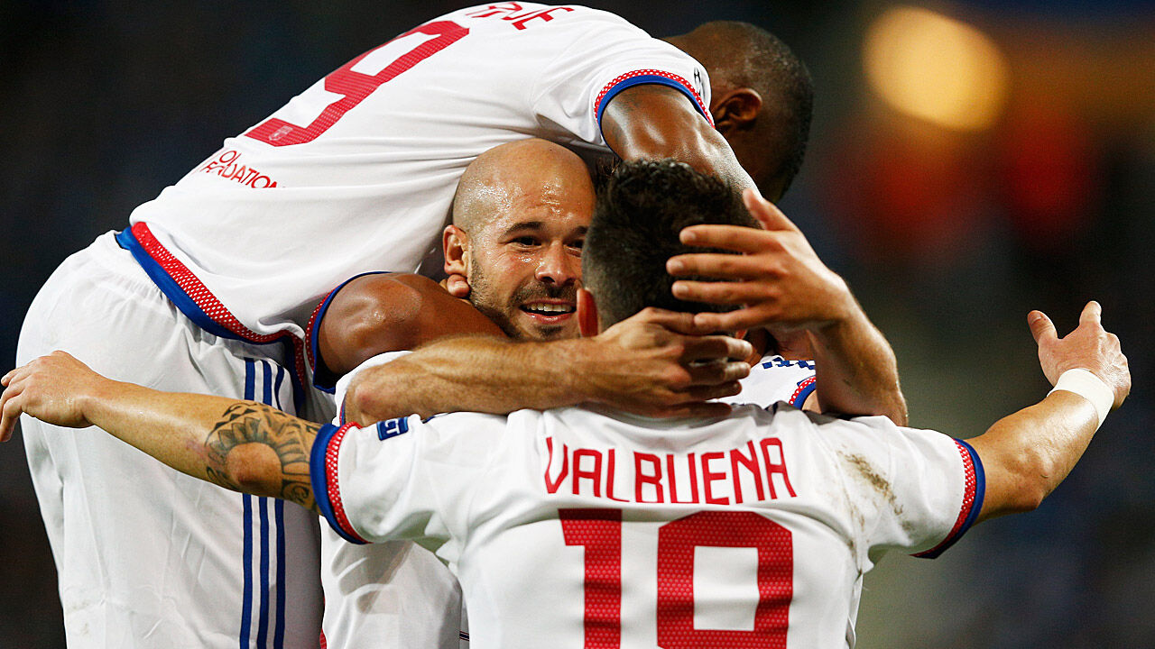 Olympique Lyon Gewinnt Derby Gegen Marseille Fussball International Frankreich