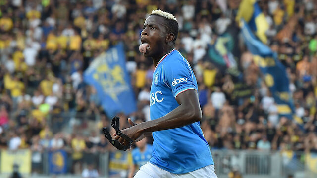 Napoli müht sich zum Auftaktsieg gegen Aufsteiger