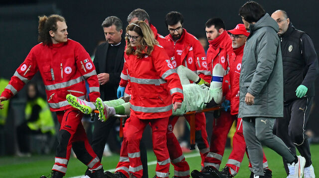 Nach Zusammenprall: So geht es Milan-Goalie Maignan