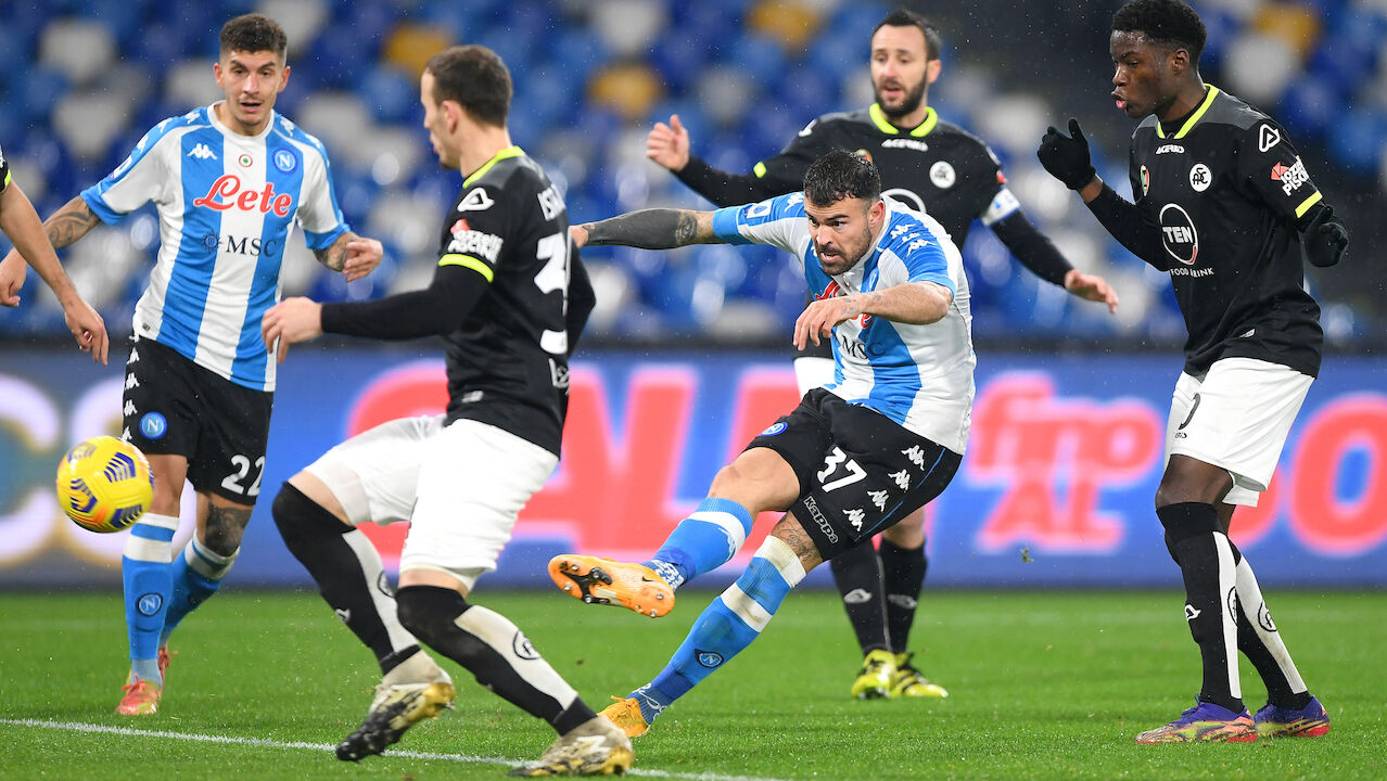 Serie A: Napoli schlägt sich gegen Spezia selbst ...
