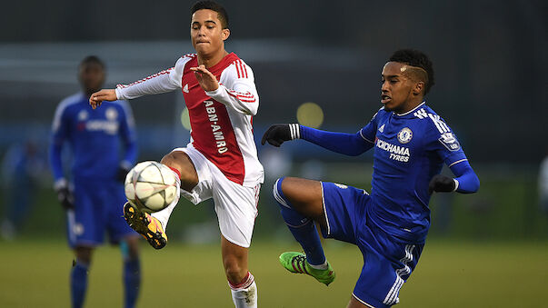 Kluivert-Sohn wird Ajax-Profi