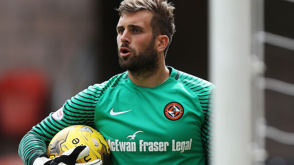 Dundee-Keeper hält drei Elfer in 23 Minuten!