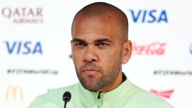 Statue von Dani Alves nach Vergewaltigungsurteil entfernt