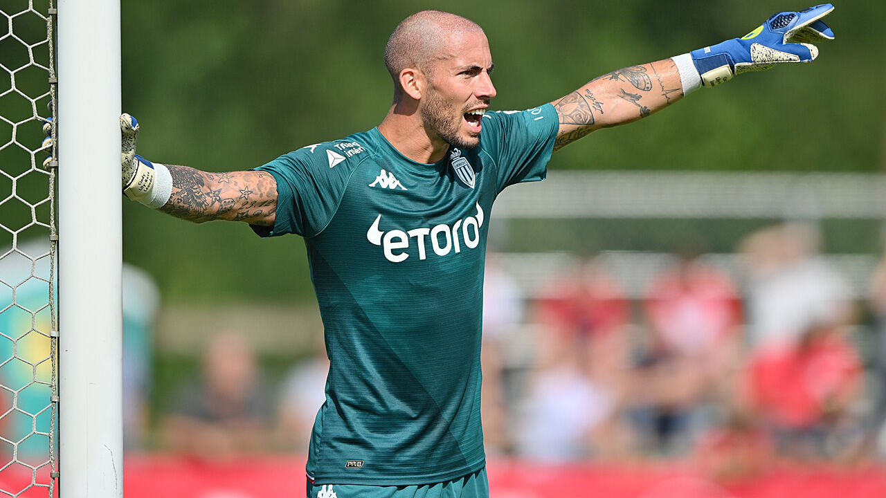 Laliga Atletico Madrid Leiht Monaco Keeper Benjamin Lecomte Aus Fussball International Spanien