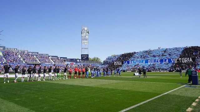 Bei Getafe gegen Barcelona: Fans klettern auf Baum