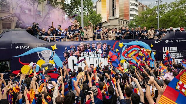 Mit Zehntausenden Fans: Barca feiert doppelten Meistertitel
