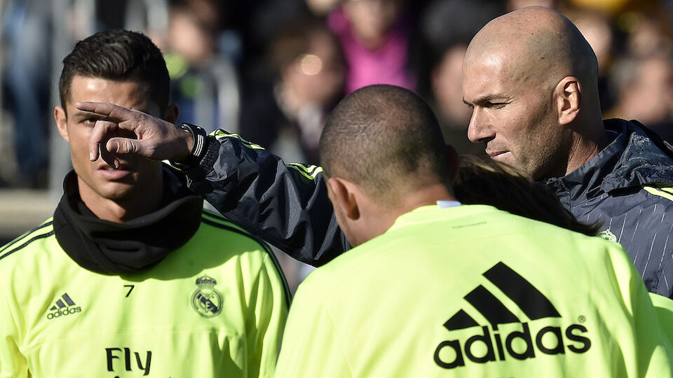 Zidanes erstes Training als Chefcoach in Bildern