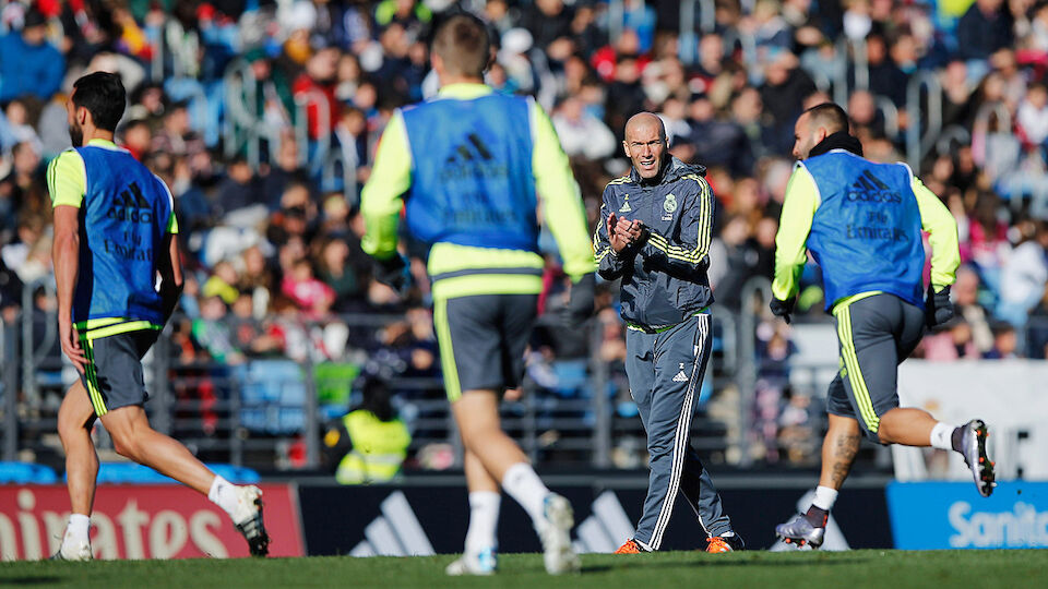 Zidanes erstes Training als Chefcoach in Bildern