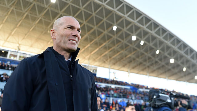 Zinedine Zidane kassiert Kopfstoß