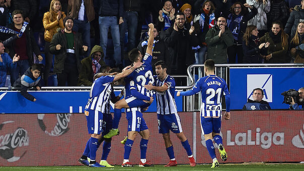 La Liga: Deportivo Alaves bleibt oben dran