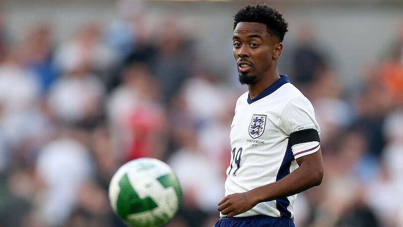 Angel Gomes (24)