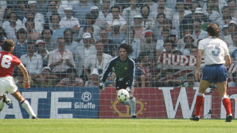 #24 - Jean-Luc Ettori - 755 Spiele
