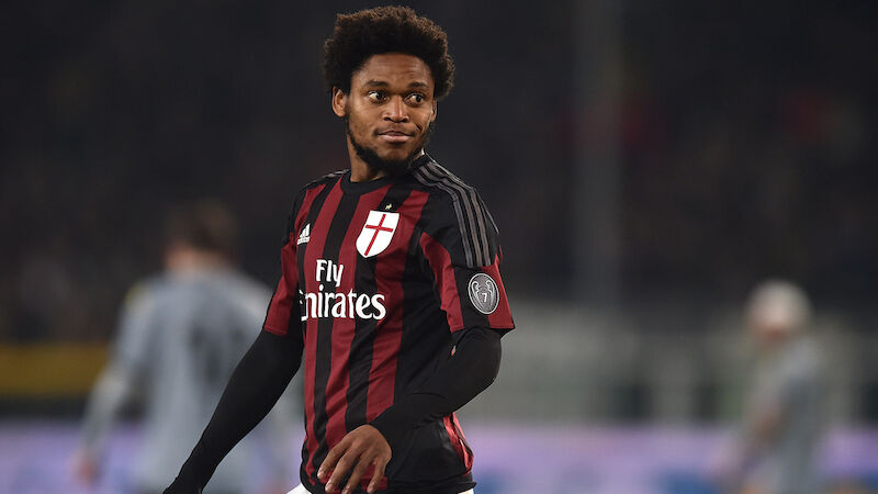 Luiz Adriano #7