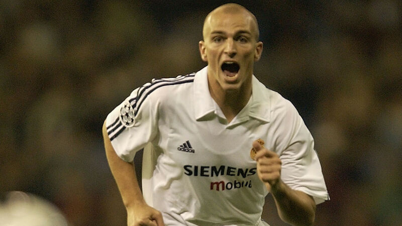 Esteban Cambiasso #19