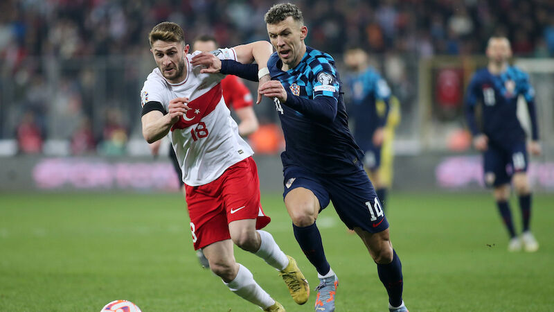 MITTELFELD: İsmail Yüksek