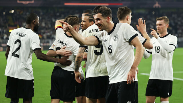 Ballbub "assistiert" bei DFB-Treffer