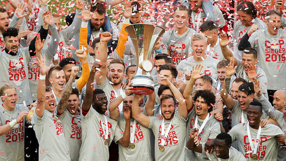 Bullen-Party! Salzburg lässt es nach Cup-Triumph krachen ...
