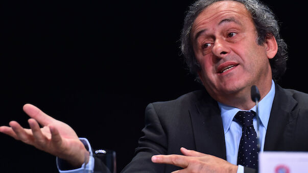 Platini bleibt suspendiert