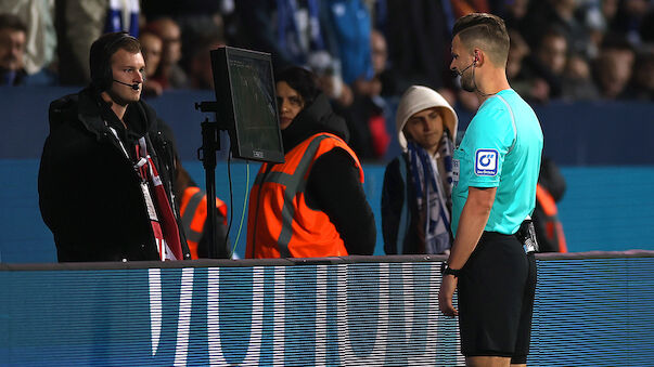 VAR-Entscheidung künftig über Stadionmikro zu hören?