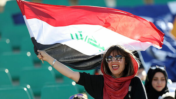 Endlich! Iranerinnen bei Fußballmatch im Stadion