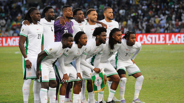 Riss in der Scheibe - Nigerias Nationalelf musste notlanden