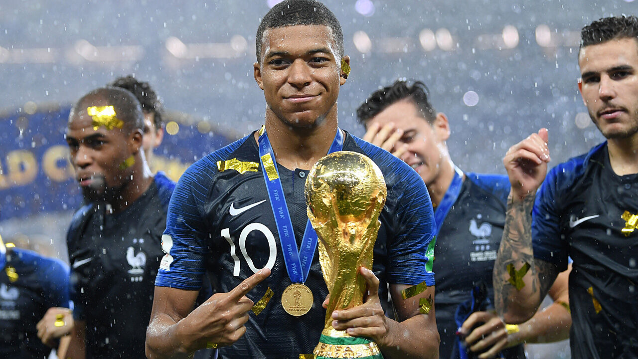 WM 2018: Pele gratuliert Weltmeister Kylian Mbappe ...