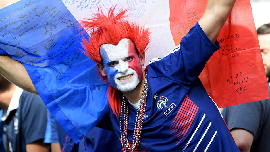 Paris bereitet sich auf eine große WM-Party vor - Fussball ...
