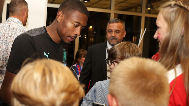 David Alaba eröffnet Fußballkäfig in Wien